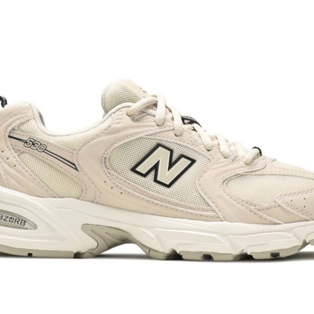 New Balance 530 ‘Ivory’ New in box. Size 6 in men’s / 7.5 in women’s sizes.